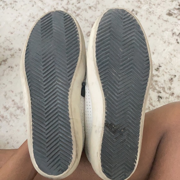 Authentic Golden Goose superstars Red Stitched Hearts - Picture 8 of 8